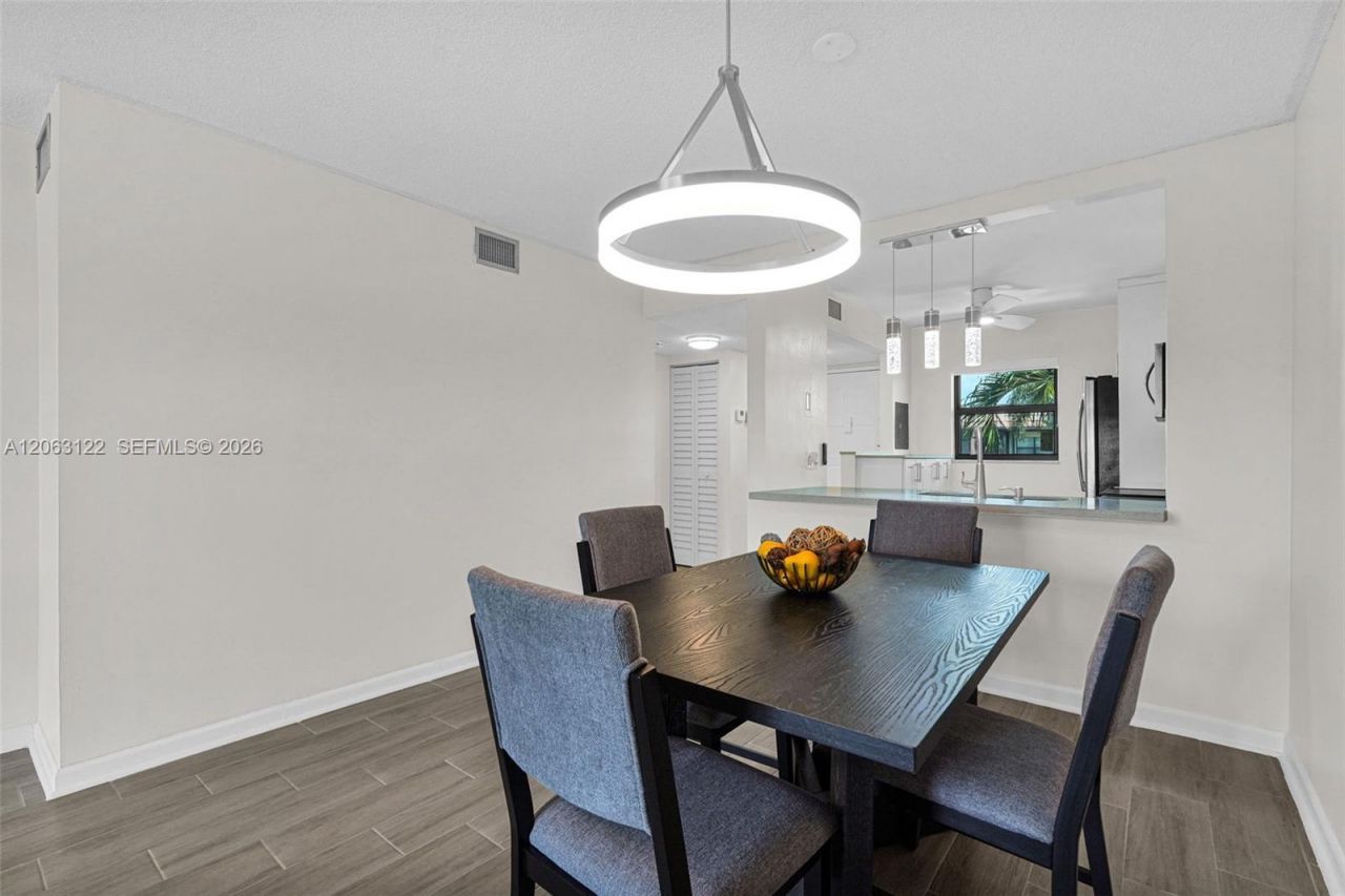 7142 Golf Colony Ct , Unit 206, Lake Worth, FL 33467 Photo