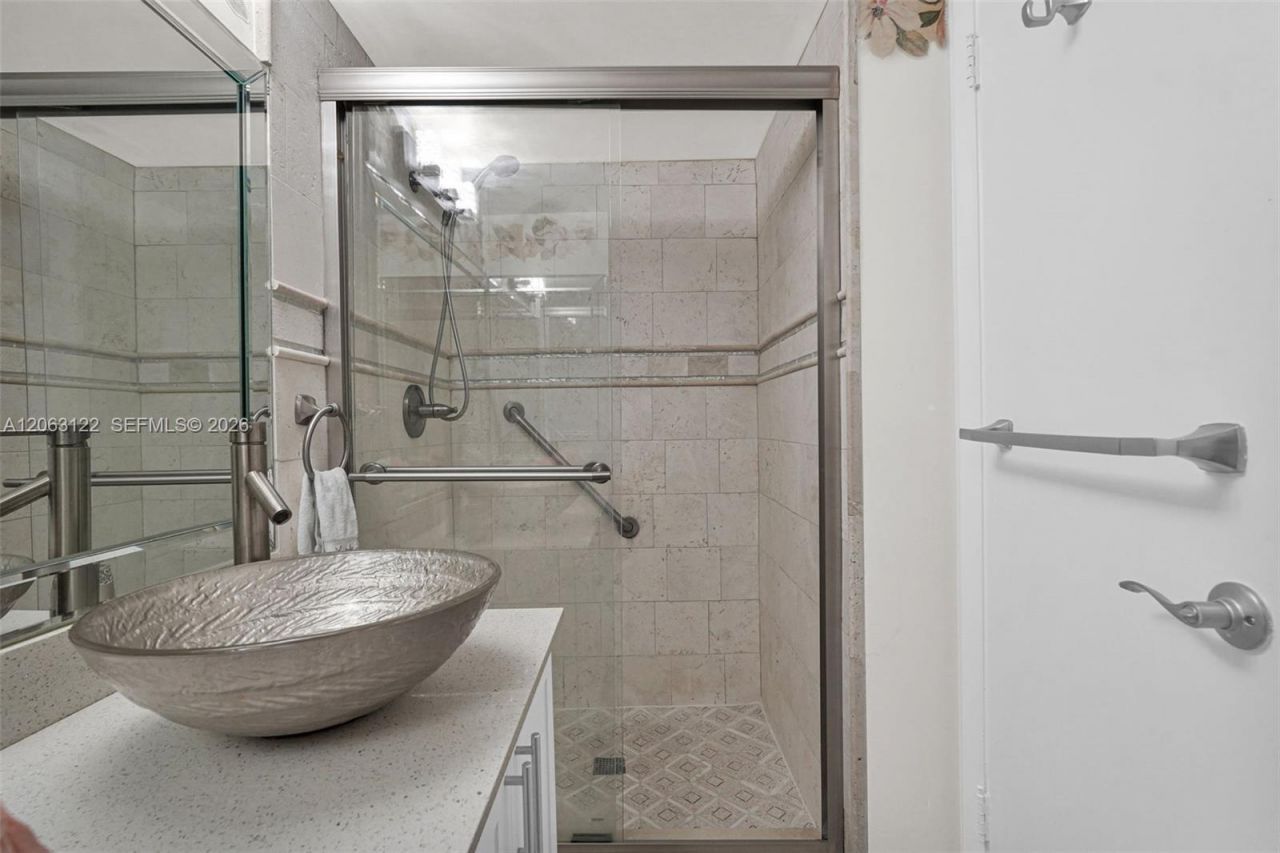 7142 Golf Colony Ct , Unit 206, Lake Worth, FL 33467 Photo
