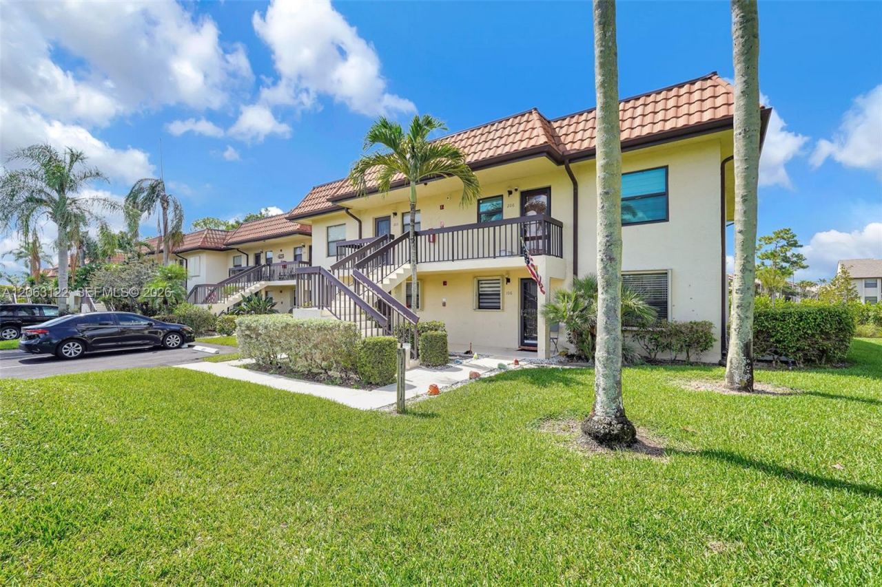 7142 Golf Colony Ct , Unit 206, Lake Worth, FL 33467 Photo