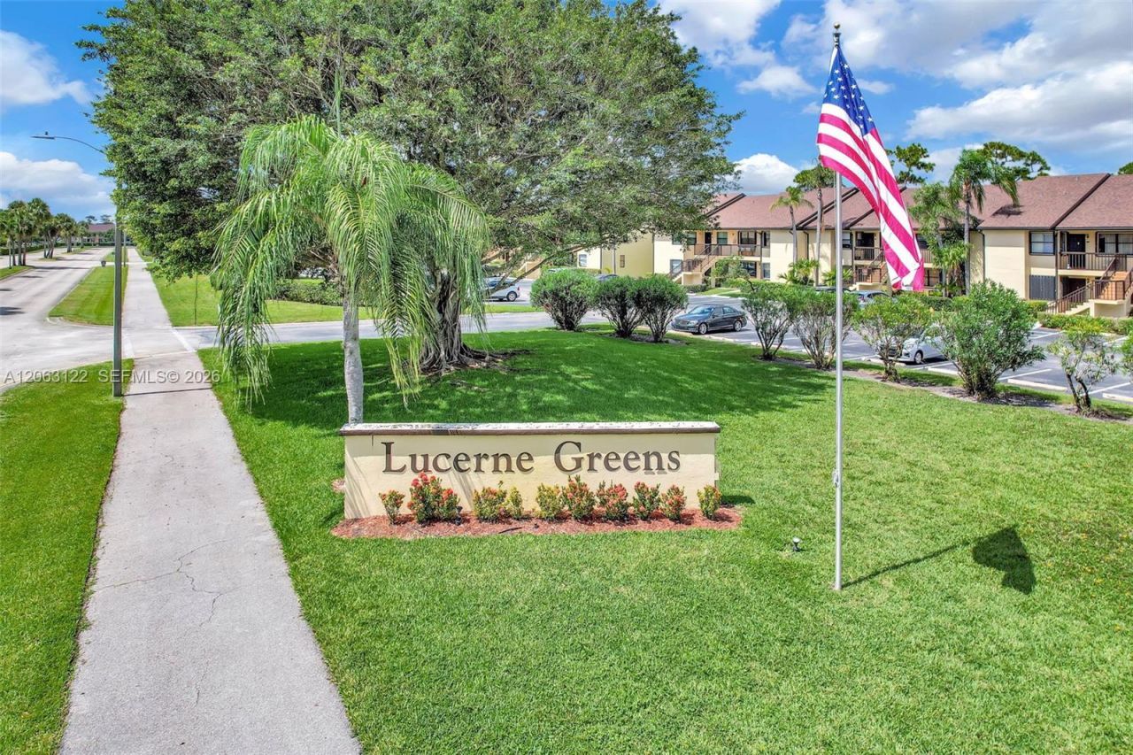 7142 Golf Colony Ct , Unit 206, Lake Worth, FL 33467 Photo