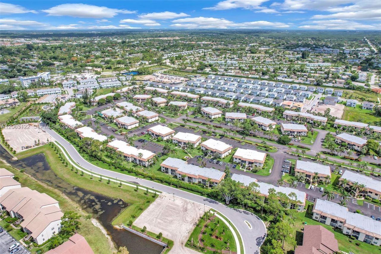 7142 Golf Colony Ct , Unit 206, Lake Worth, FL 33467 Photo