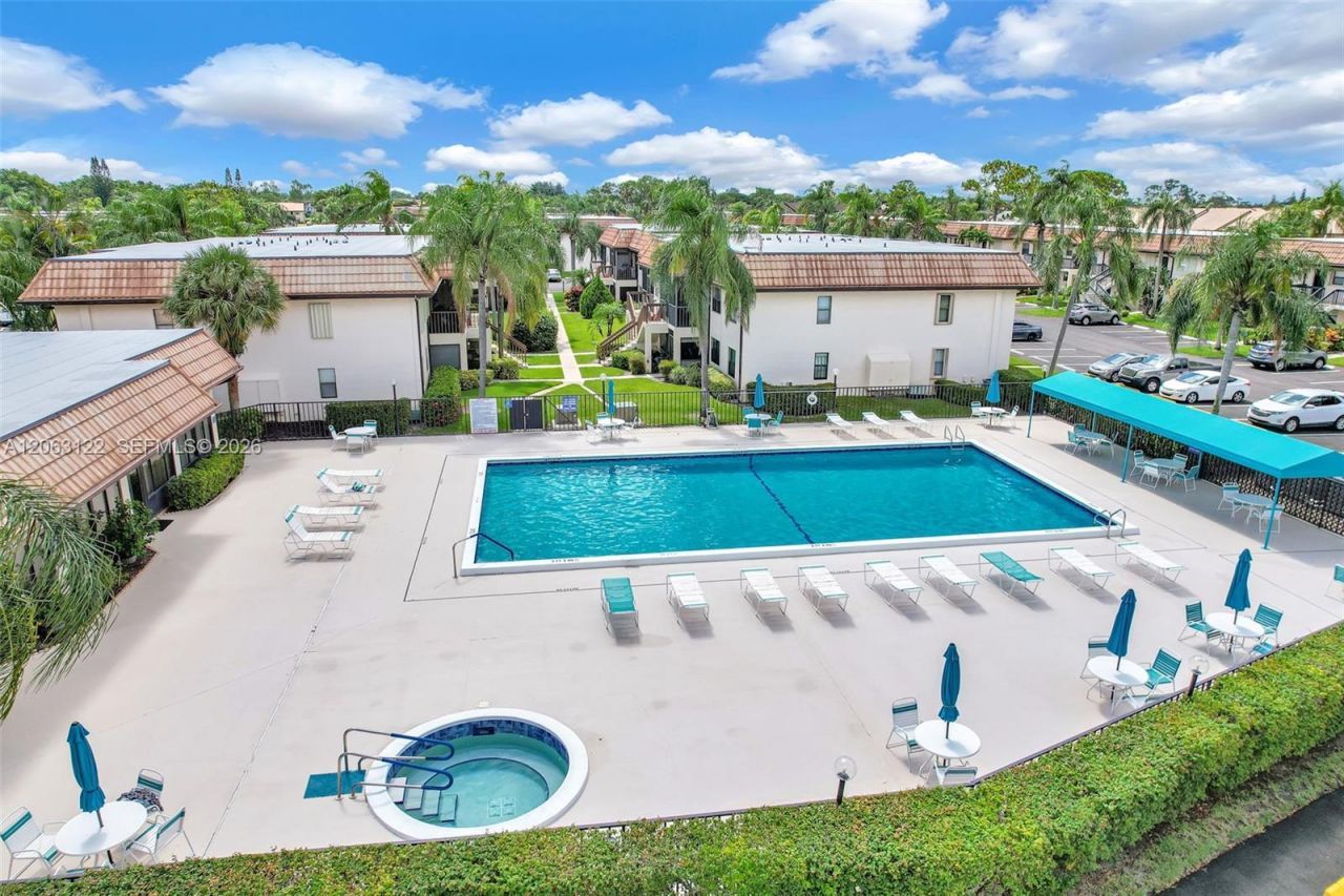 7142 Golf Colony Ct , Unit 206, Lake Worth, FL 33467 Photo
