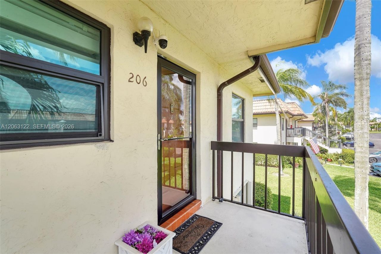 7142 Golf Colony Ct , Unit 206, Lake Worth, FL 33467 Photo