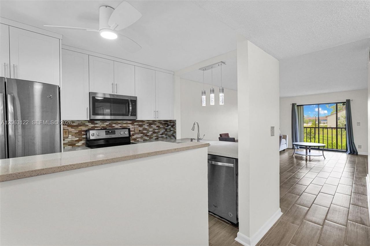 7142 Golf Colony Ct , Unit 206, Lake Worth, FL 33467 Photo
