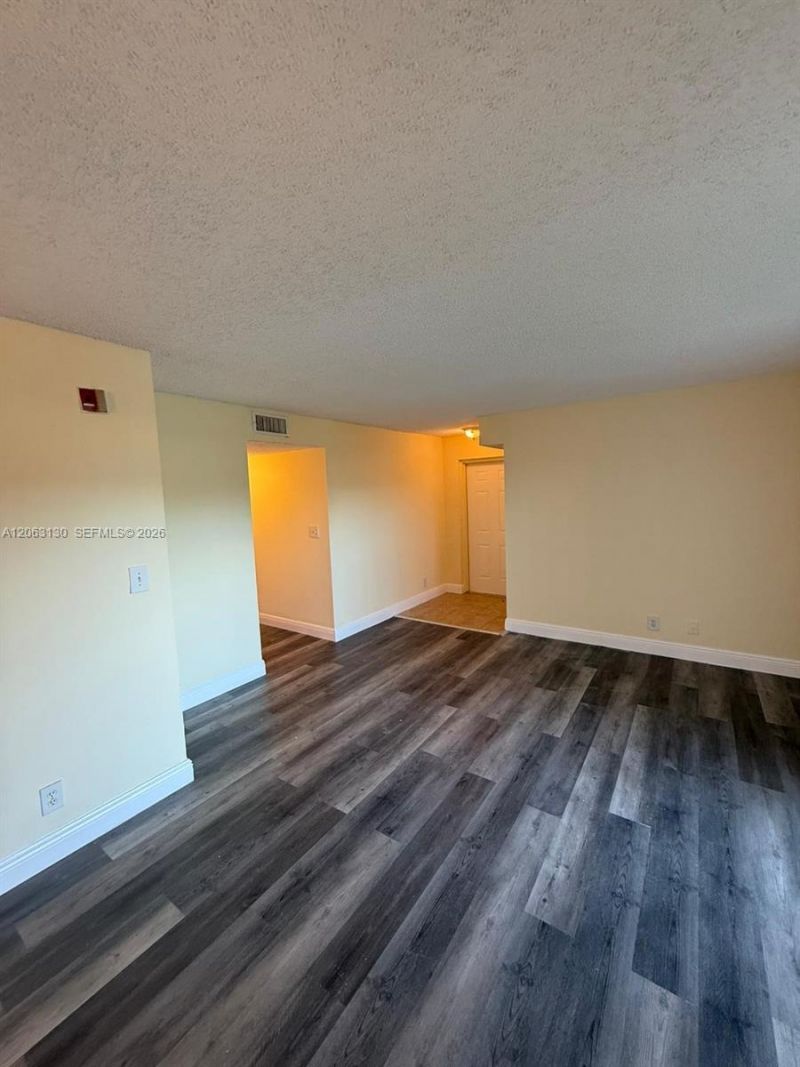 7650 Westwood Dr , Unit 509, Tamarac, FL 33321 Photo