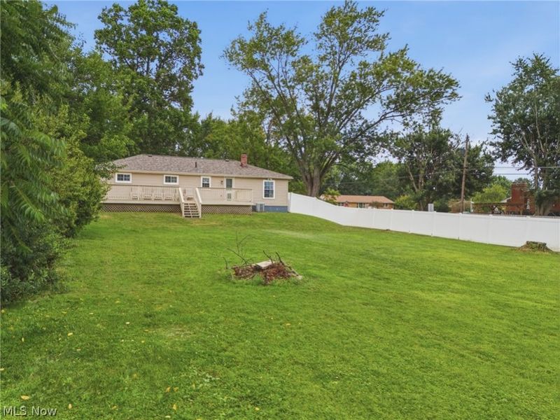 6330 Peach Street, Louisville, OH 44641 Photo 13