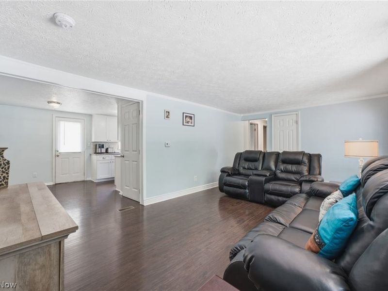 6330 Peach Street, Louisville, OH 44641 Photo 19