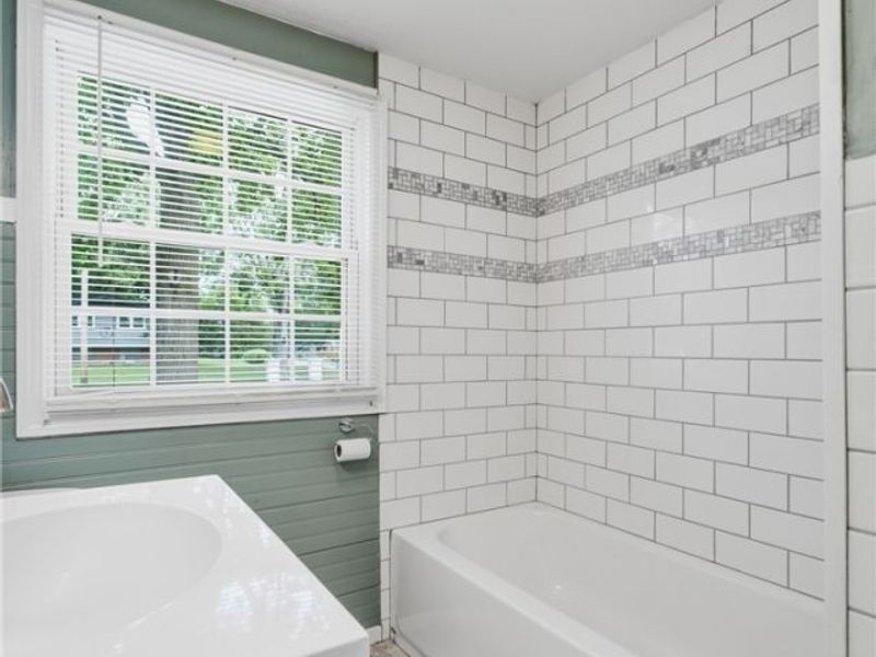 6330 Peach Street, Louisville, OH 44641 Photo 27