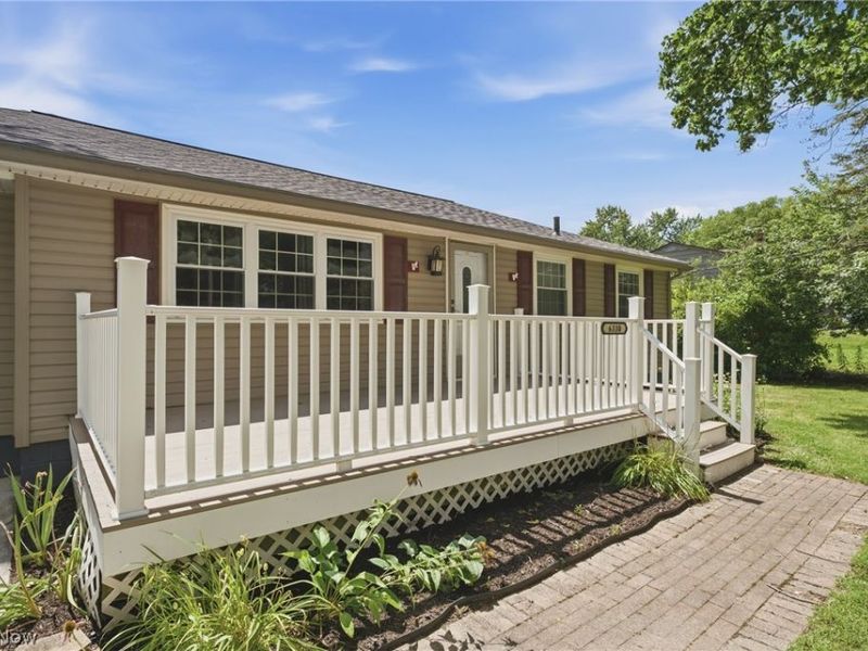 6330 Peach Street, Louisville, OH 44641 Photo 5