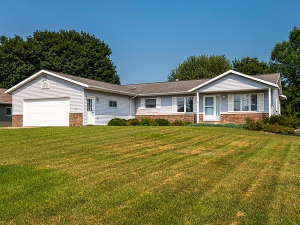 2608 Lakeshore DRIVE, La Crosse, WI 54603