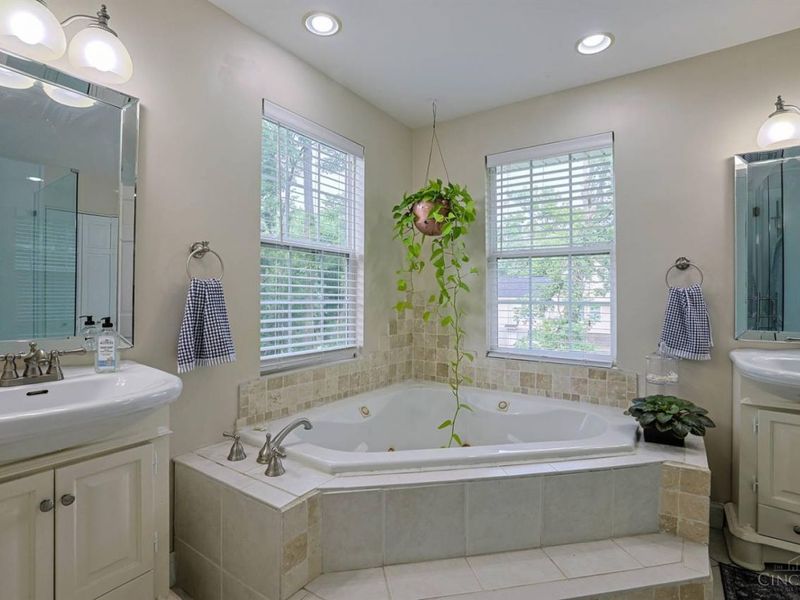 179 Bonham Road, Wyoming, OH 45215 Photo 18