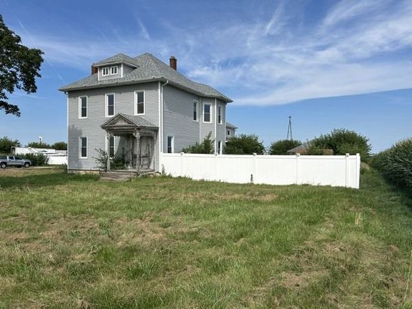 16296 Il-47 , Newark, IL 60541