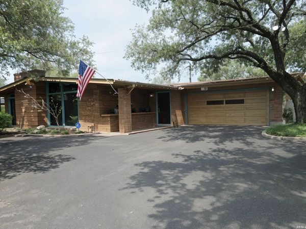 2415 HILLCREST DR, San Antonio, TX 78228