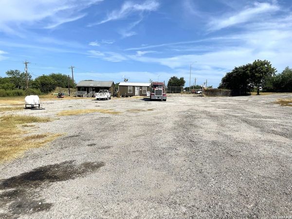 SH-72 highway 72, Kenedy, TX 78118