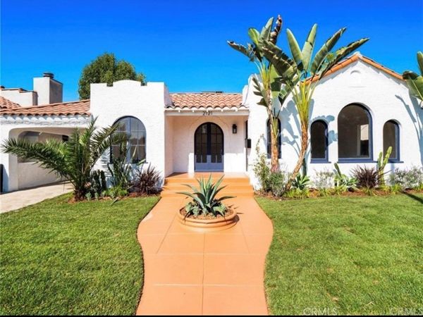 2121 S Redondo, Los Angeles, CA 90016