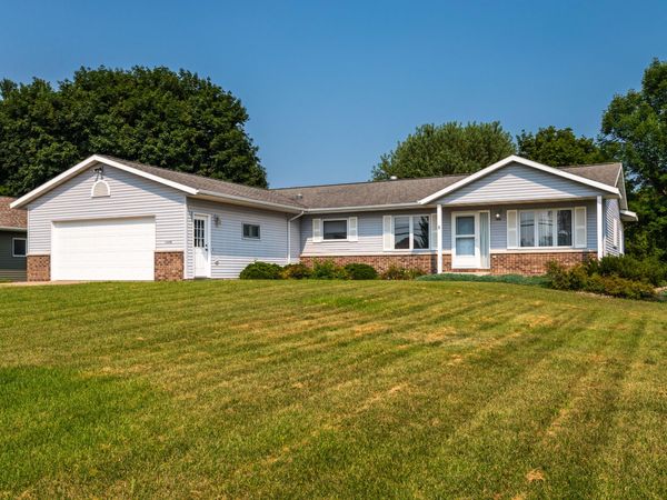 2608 Lakeshore Dr, Campbell, WI 54603