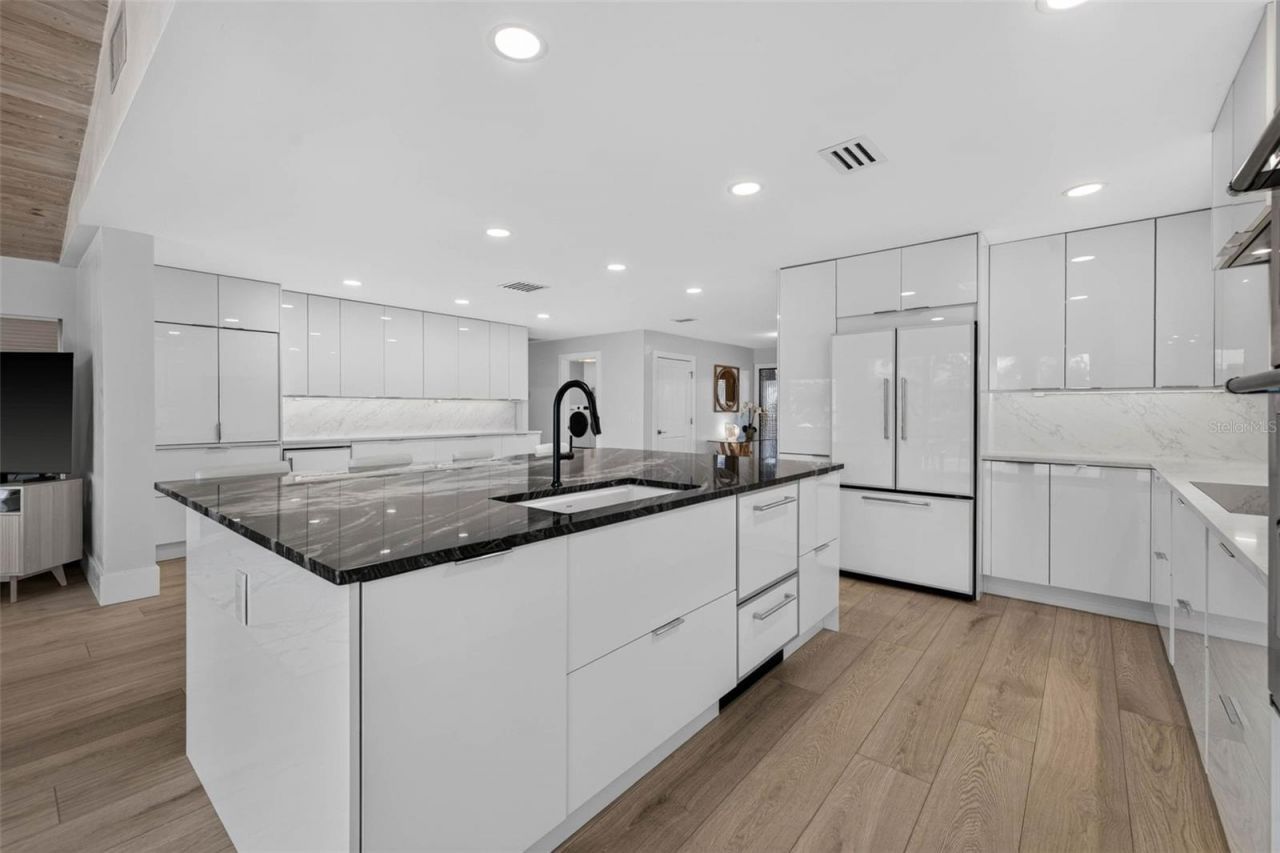 8009 13th Avenue S, Saint Petersburg, FL 33707 Photo