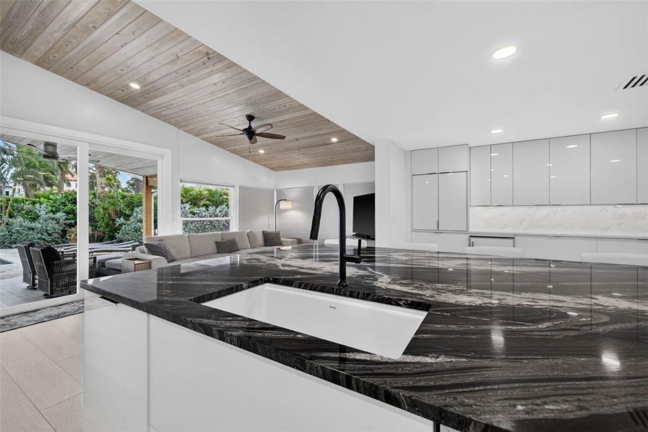 8009 13th Avenue S, Saint Petersburg, FL 33707 Photo