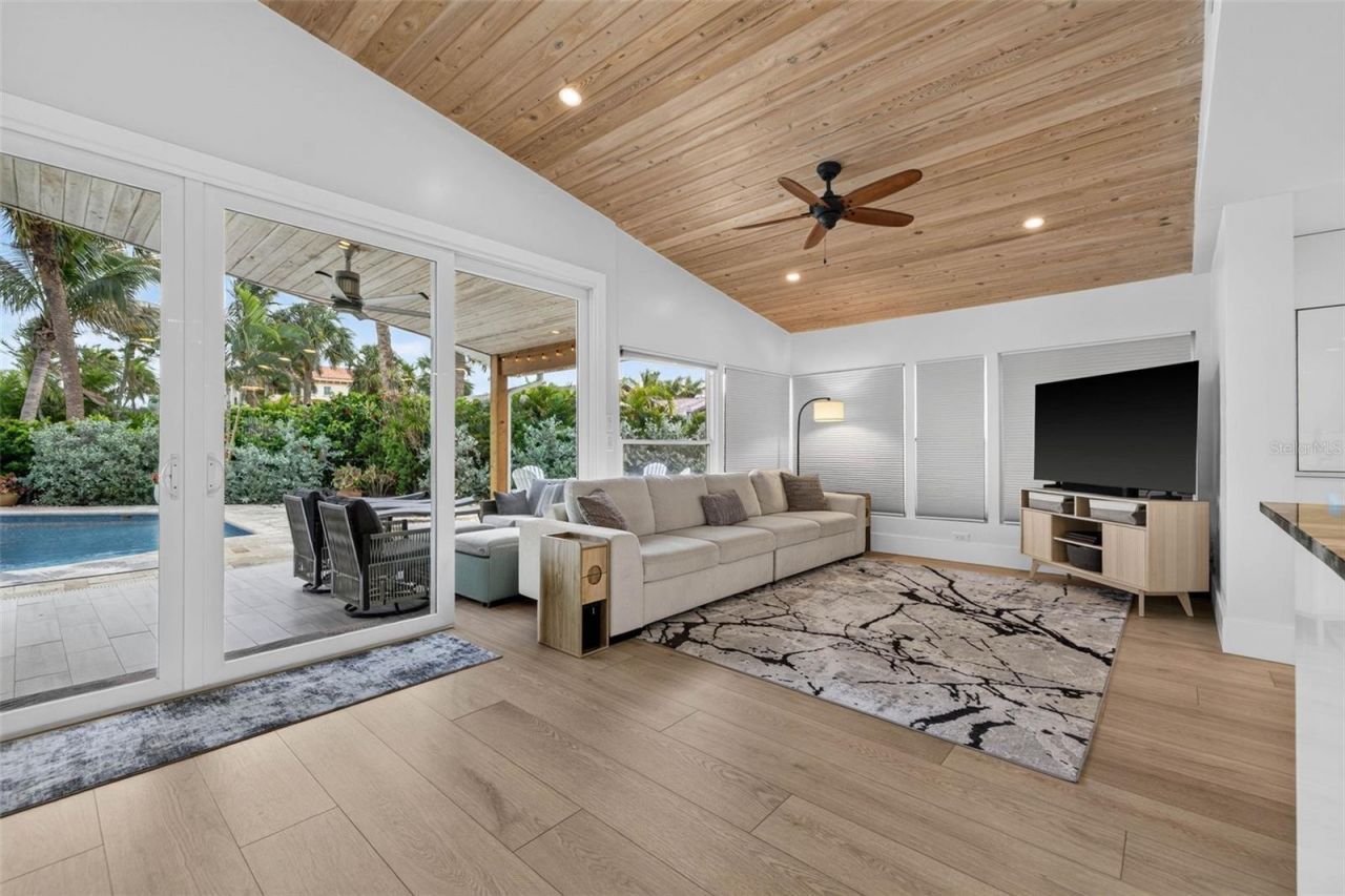 8009 13th Avenue S, Saint Petersburg, FL 33707 Photo