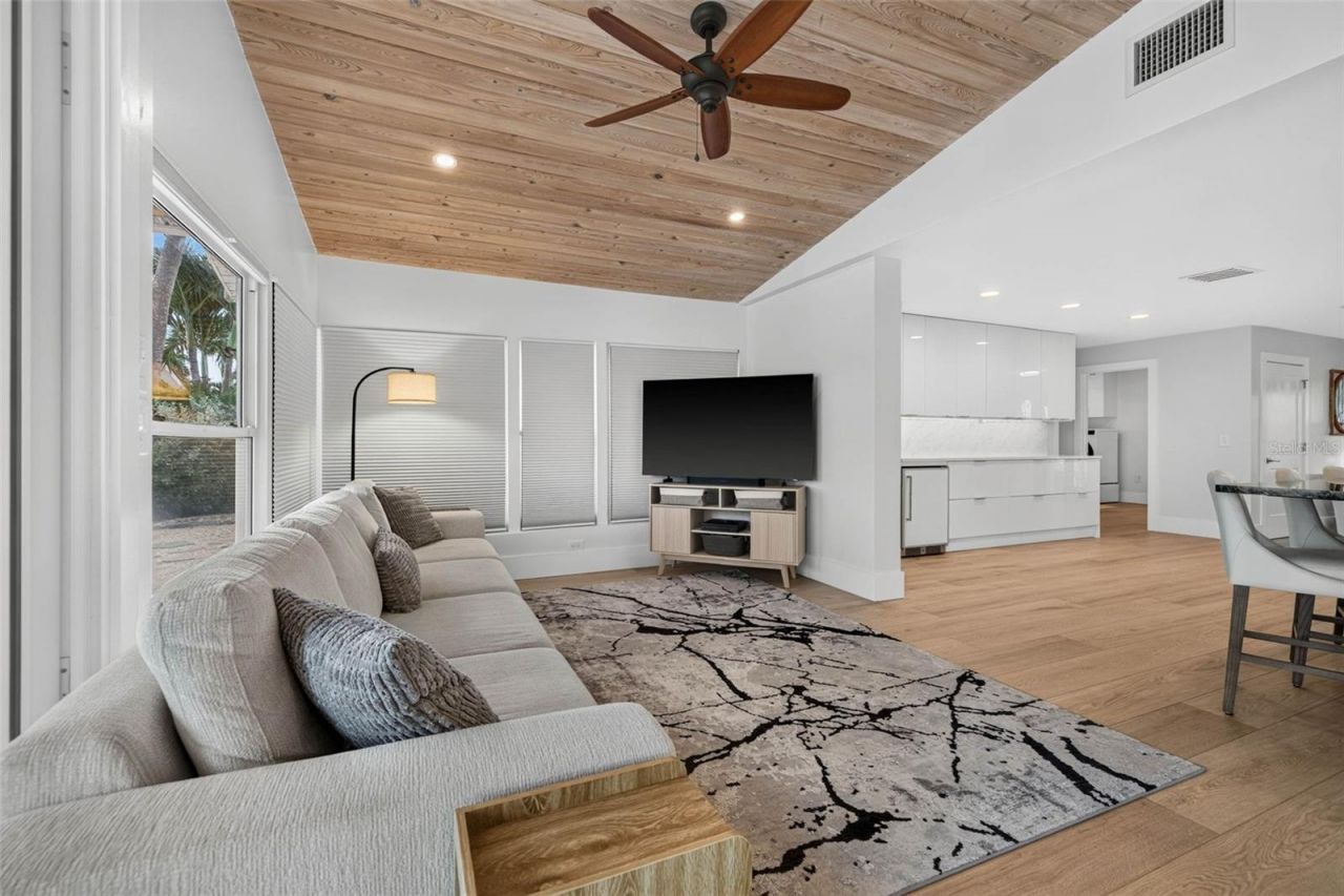 8009 13th Avenue S, Saint Petersburg, FL 33707 Photo