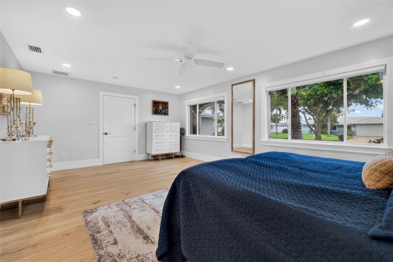 8009 13th Avenue S, Saint Petersburg, FL 33707 Photo