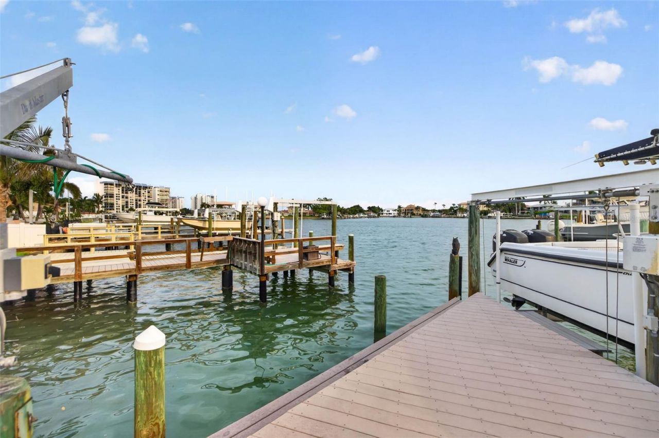 8009 13th Avenue S, Saint Petersburg, FL 33707 Photo