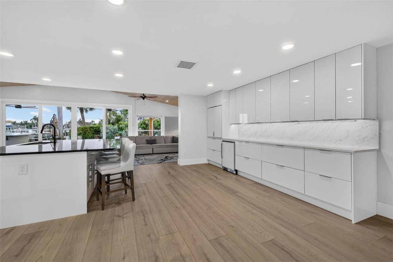 8009 13th Avenue S, Saint Petersburg, FL 33707 Photo