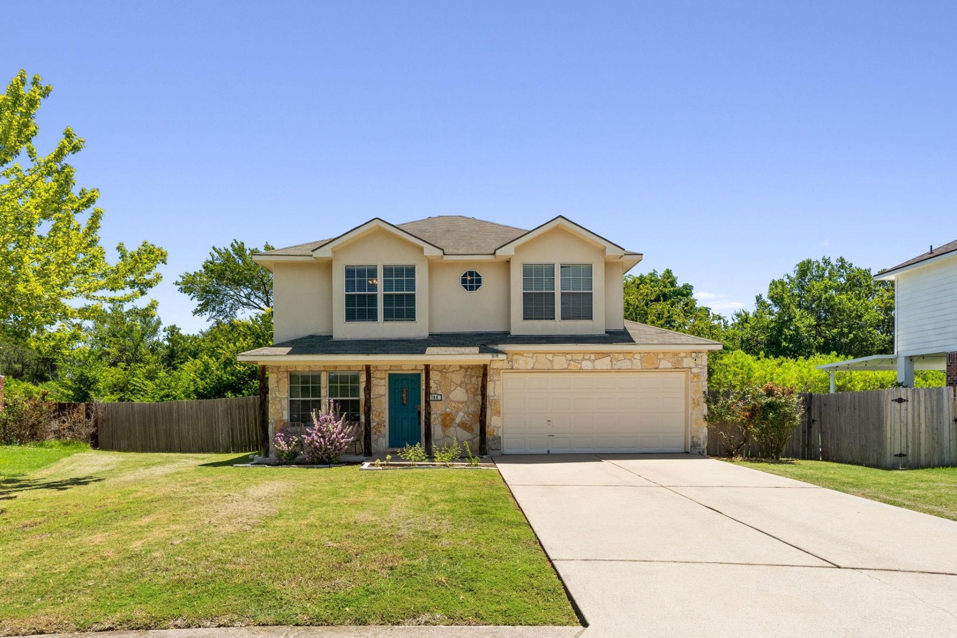 704 Honeysuckle Dr, Leander, TX 78641 Main Photo