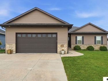 9625 S 71 Street, Lincoln, NE 68516