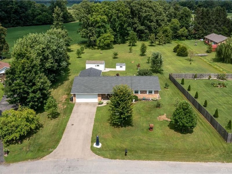 4049 Walnut Grove Circle, Urbana, OH 43078 Photo 10