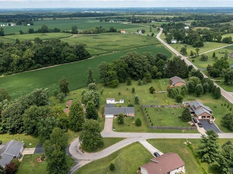 4049 Walnut Grove Circle, Urbana, OH 43078 Photo 12