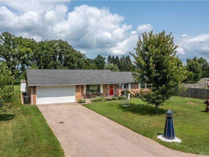 4049 Walnut Grove Circle, Urbana, OH 43078 Photo 2