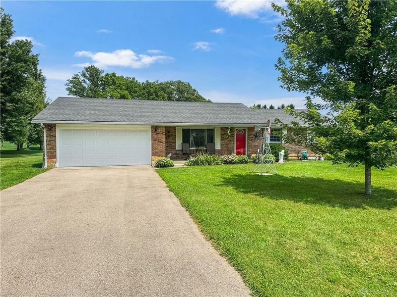 4049 Walnut Grove Circle, Urbana, OH 43078 Photo 3