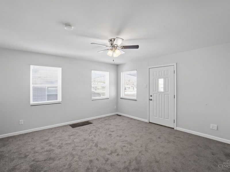 2807 W Galbraith Road, Colerain Township, OH 45239 Photo 2