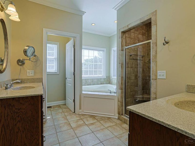 7596 Woodbridge Court, Springboro, OH 45066 Photo 13
