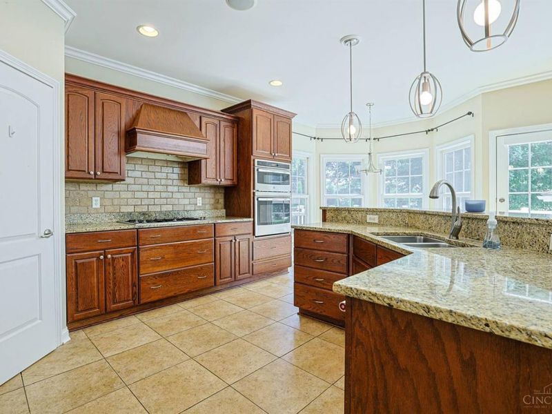7596 Woodbridge Court, Springboro, OH 45066 Photo 8