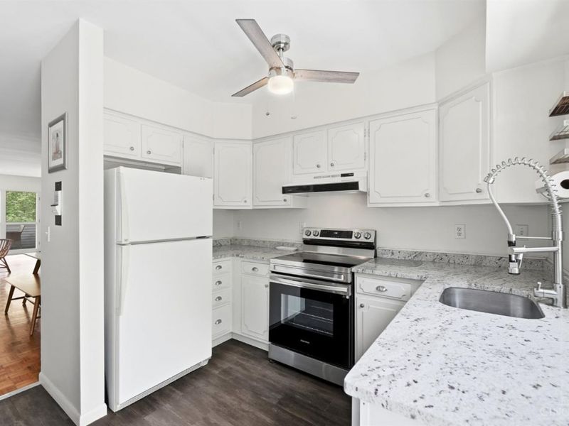 399 W Galbraith, Unit 109, Cincinnati, OH 45215 Photo 9