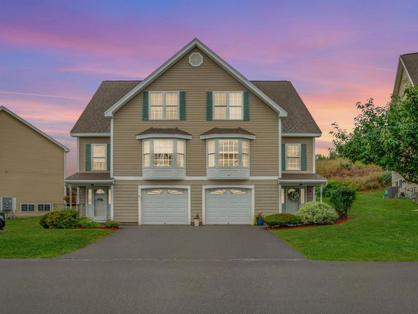 10 Canterberry Court, Unit B, Hudson, NH 03051