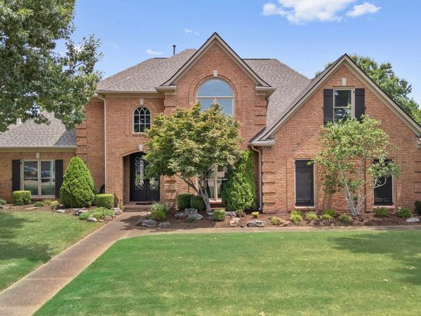 2068 DOGWOOD GARDEN DR, Germantown, TN 38139