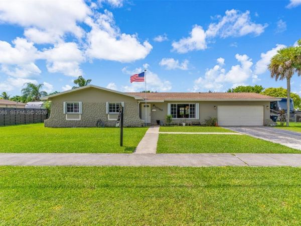 10360 SW 112th St , Miami, FL 33176