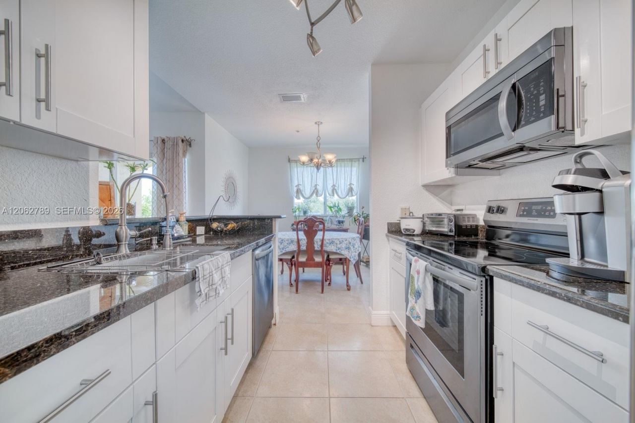 21130 SW 87th Ave , Unit 304, Cutler Bay, FL 33189 Photo