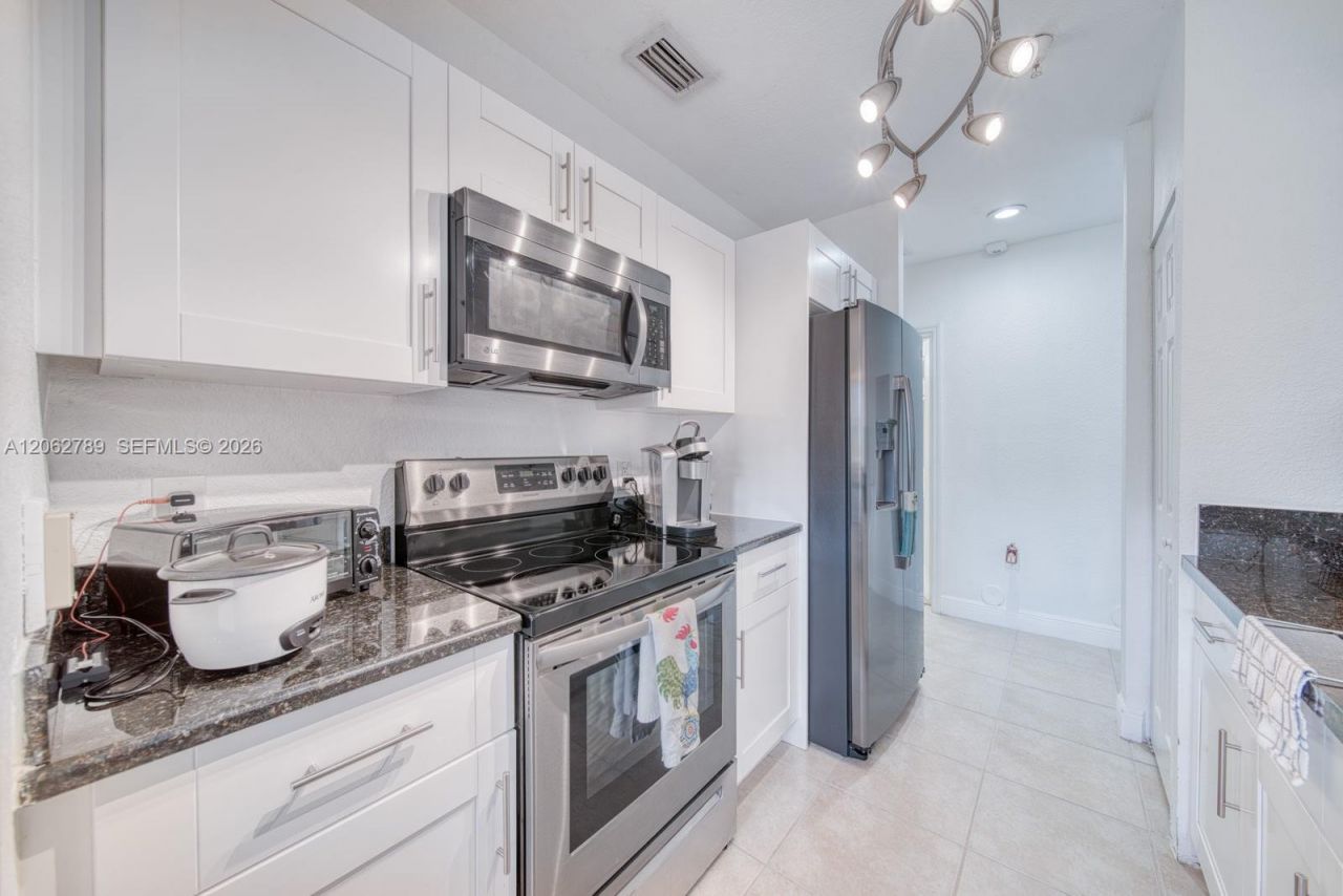 21130 SW 87th Ave , Unit 304, Cutler Bay, FL 33189 Photo