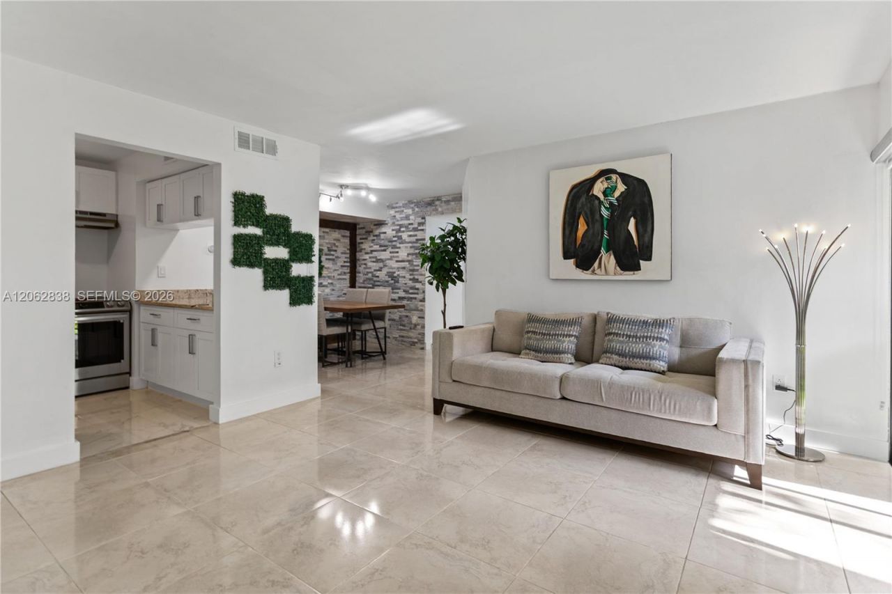 20760 NE 4th Ct, Unit 102, Miami, FL 33179 Photo