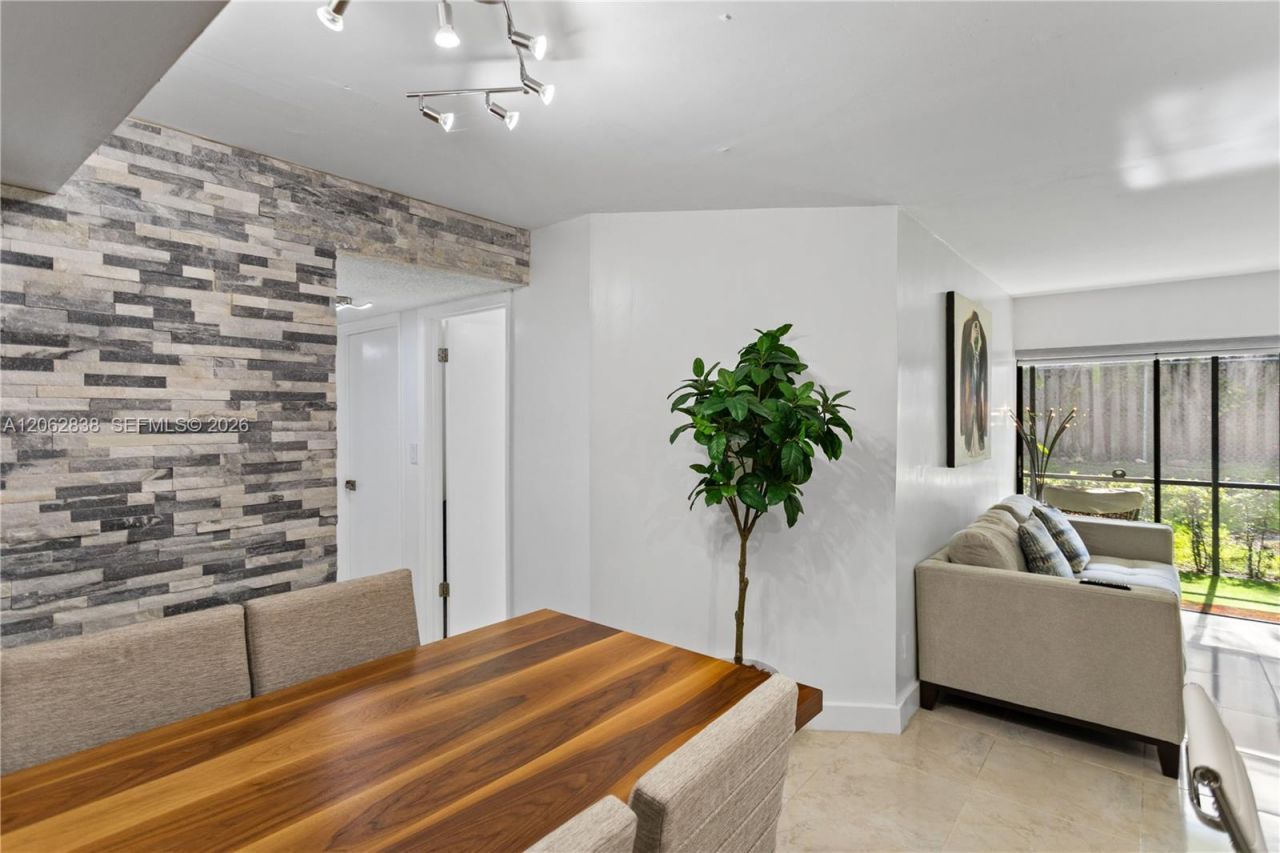 20760 NE 4th Ct, Unit 102, Miami, FL 33179 Photo
