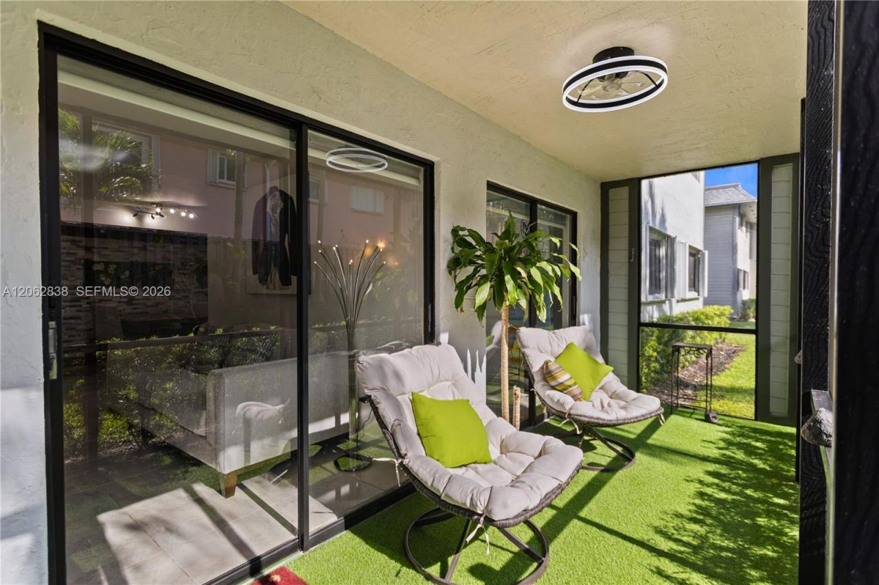 20760 NE 4th Ct, Unit 102, Miami, FL 33179 Photo