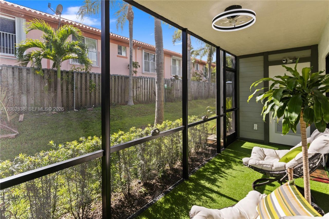 20760 NE 4th Ct, Unit 102, Miami, FL 33179 Photo