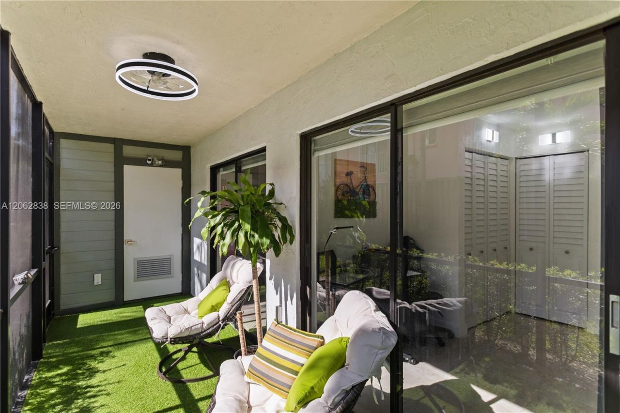 20760 NE 4th Ct, Unit 102, Miami, FL 33179 Photo