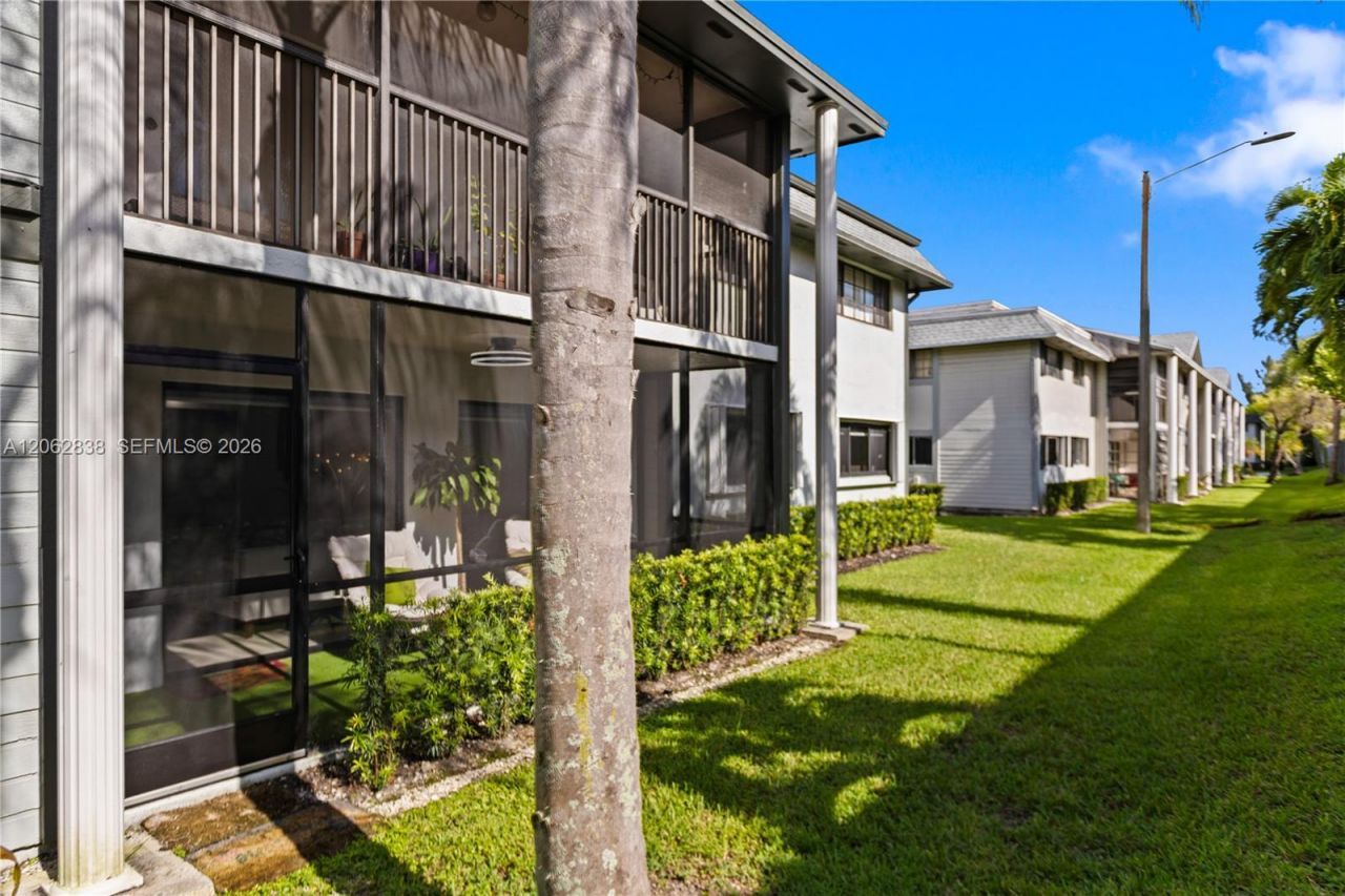 20760 NE 4th Ct, Unit 102, Miami, FL 33179 Photo