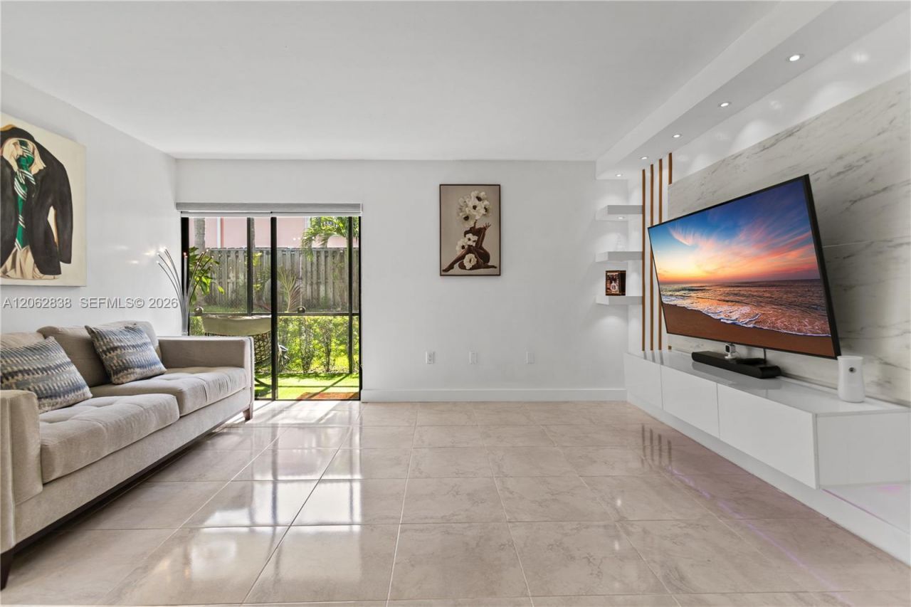 20760 NE 4th Ct, Unit 102, Miami, FL 33179 Photo