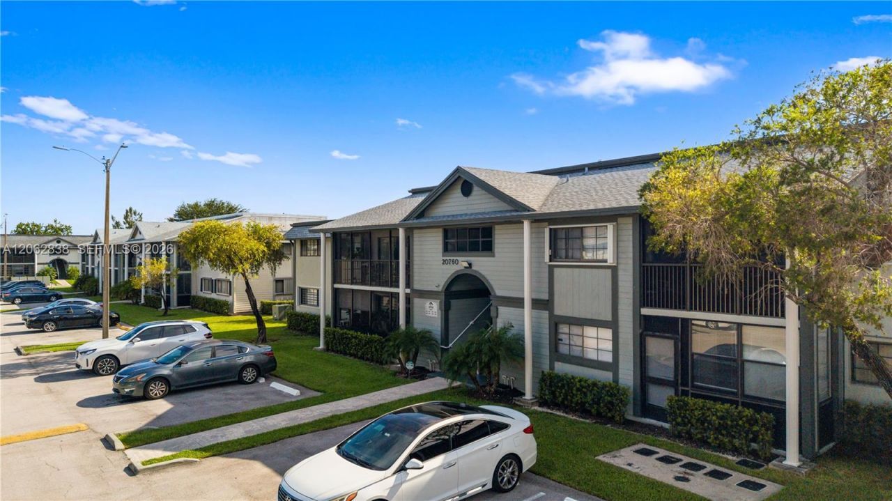 20760 NE 4th Ct, Unit 102, Miami, FL 33179 Photo